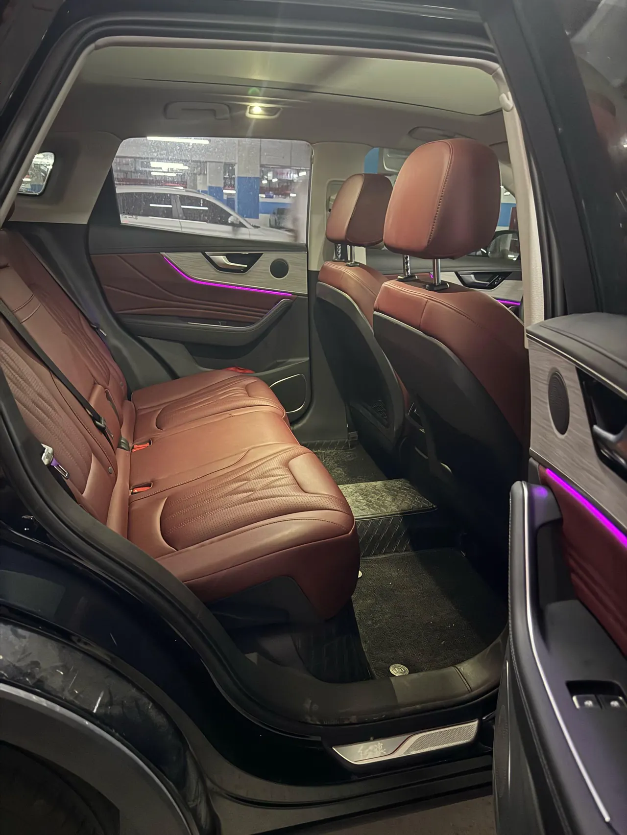HongQi 2025 HS5 2.0T Two-Drive Flag Enjoy Pro Edition Automatic Gear 8