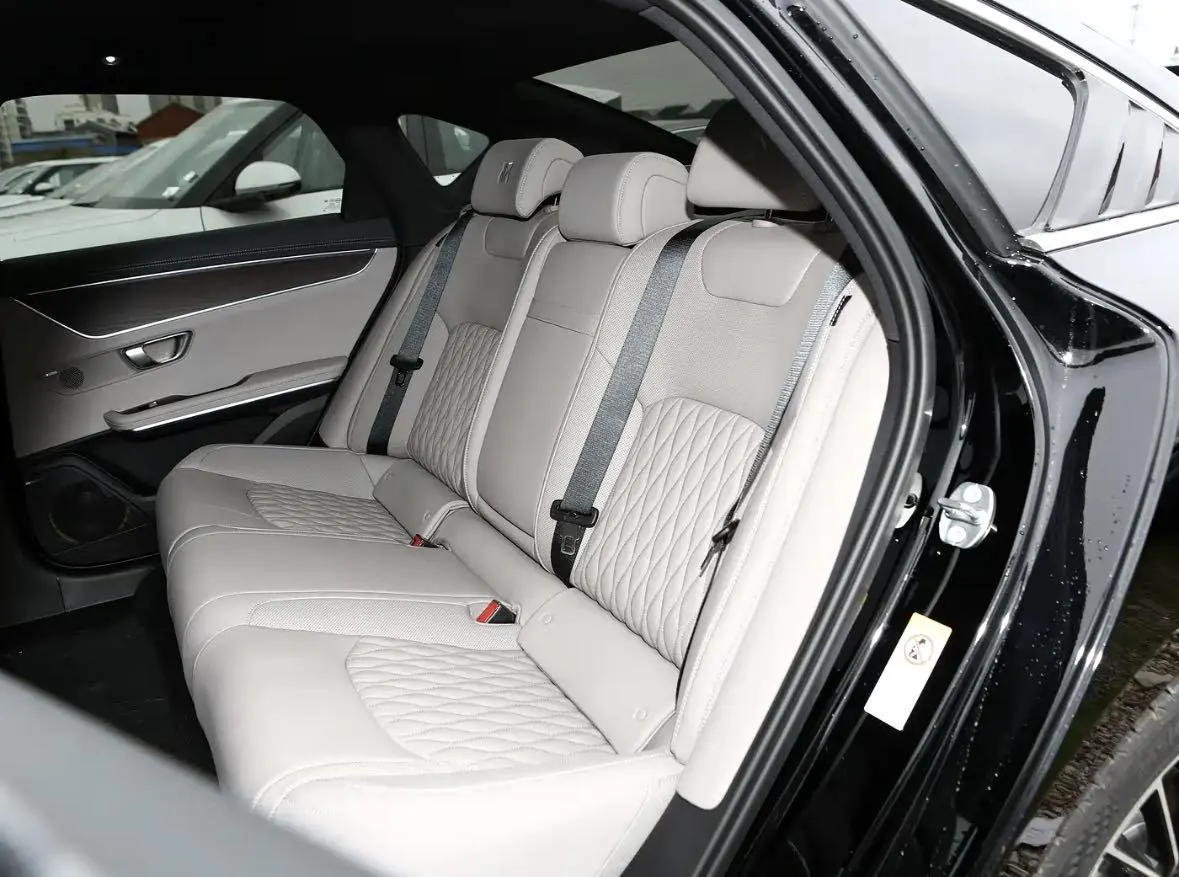 BYD 2025 Han DM-i 1.5T stepless smart driving version 125KM laser Radar flagship automatic gear 7