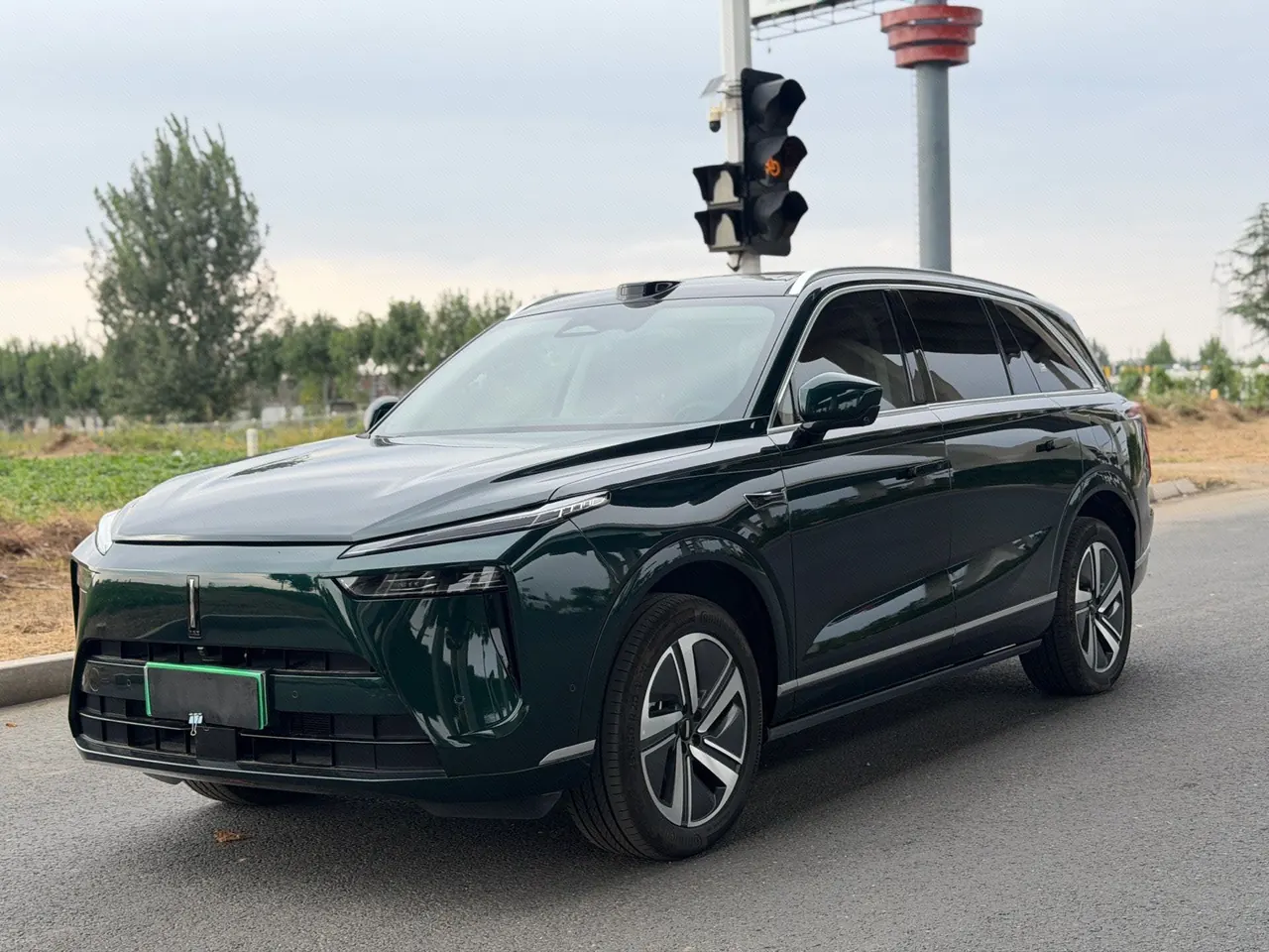 Open image lightbox: WEY 2026 Blue Mountain DHT 1.5T Intelligent Advanced Edition Four-wheel Drive Max Automatic Gear