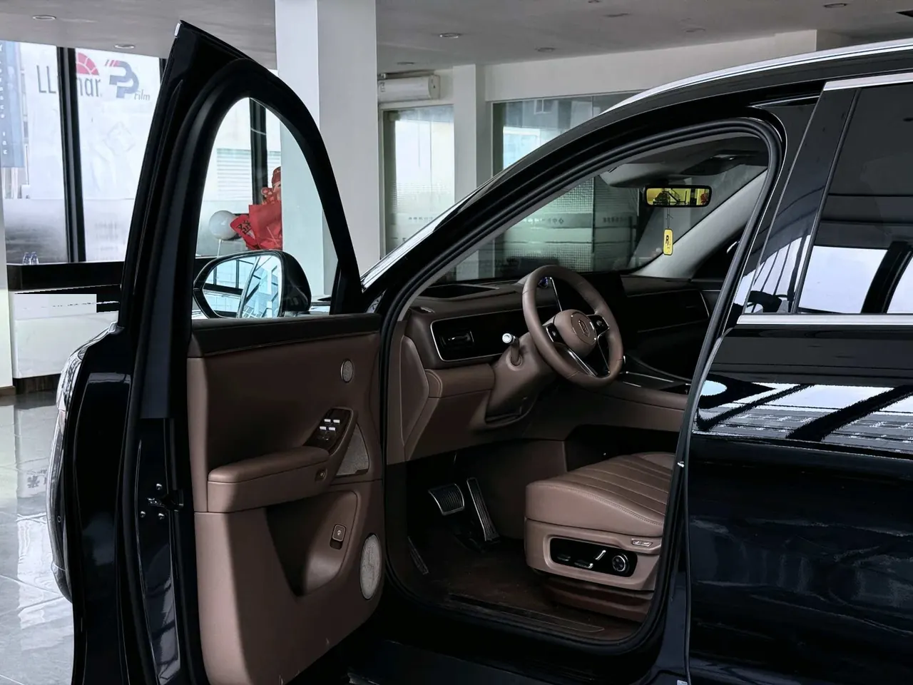 AITO 2026 AITO M7 extended range Ultra 4-wheel drive version 5 (192-line laser Radar) automatic gear 8
