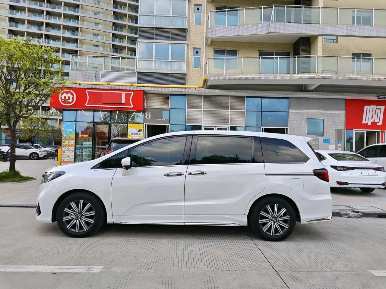 Honda 2024 Odyssey Hybrid 2.0 Stepless Sharp and Pleasant Edition Automatic Gear 3