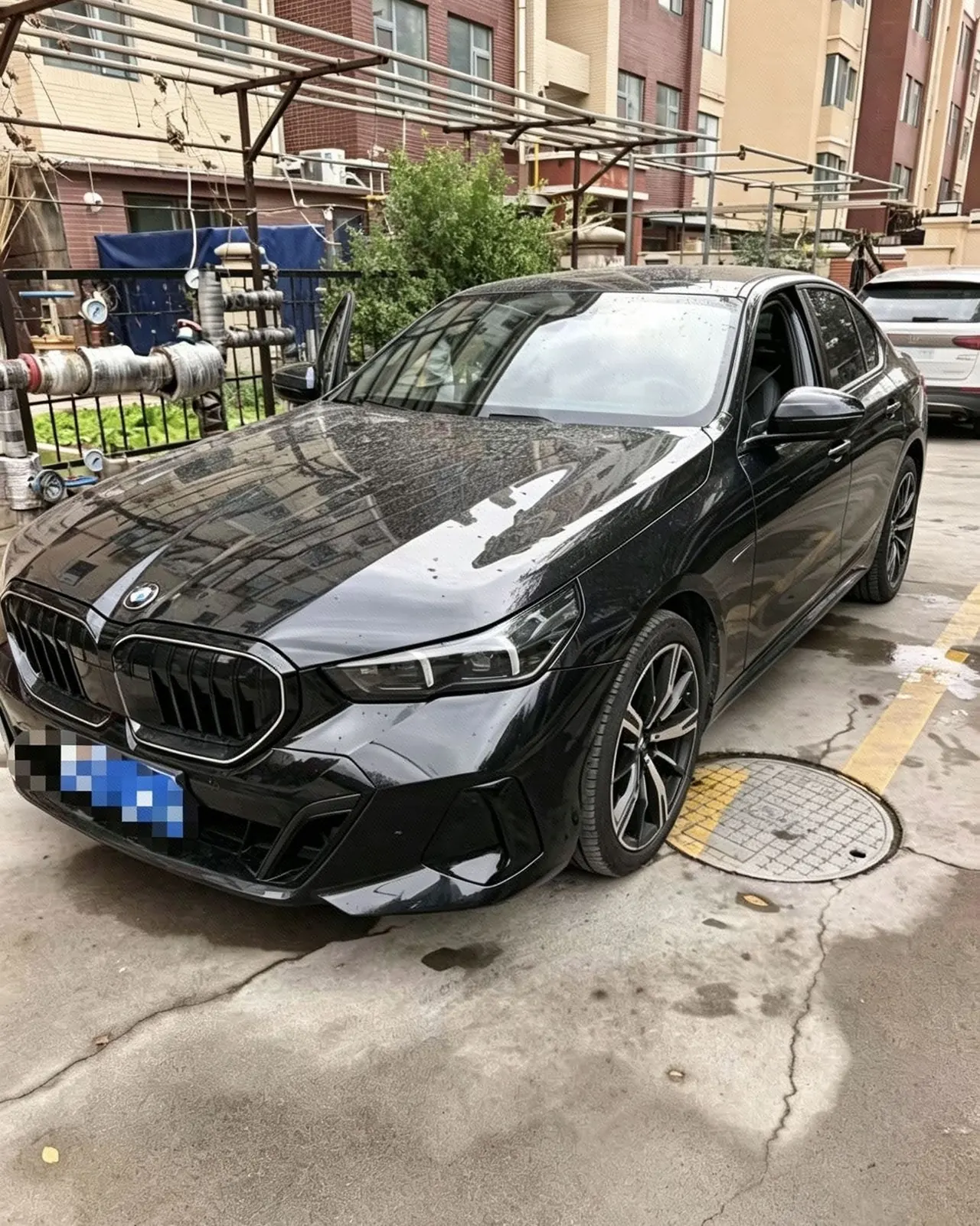 Открыть галерею: BMW 5 Series (Imported) 2026 530i 48V 2.0T Exclusive M Sports Suit Automatic Gear