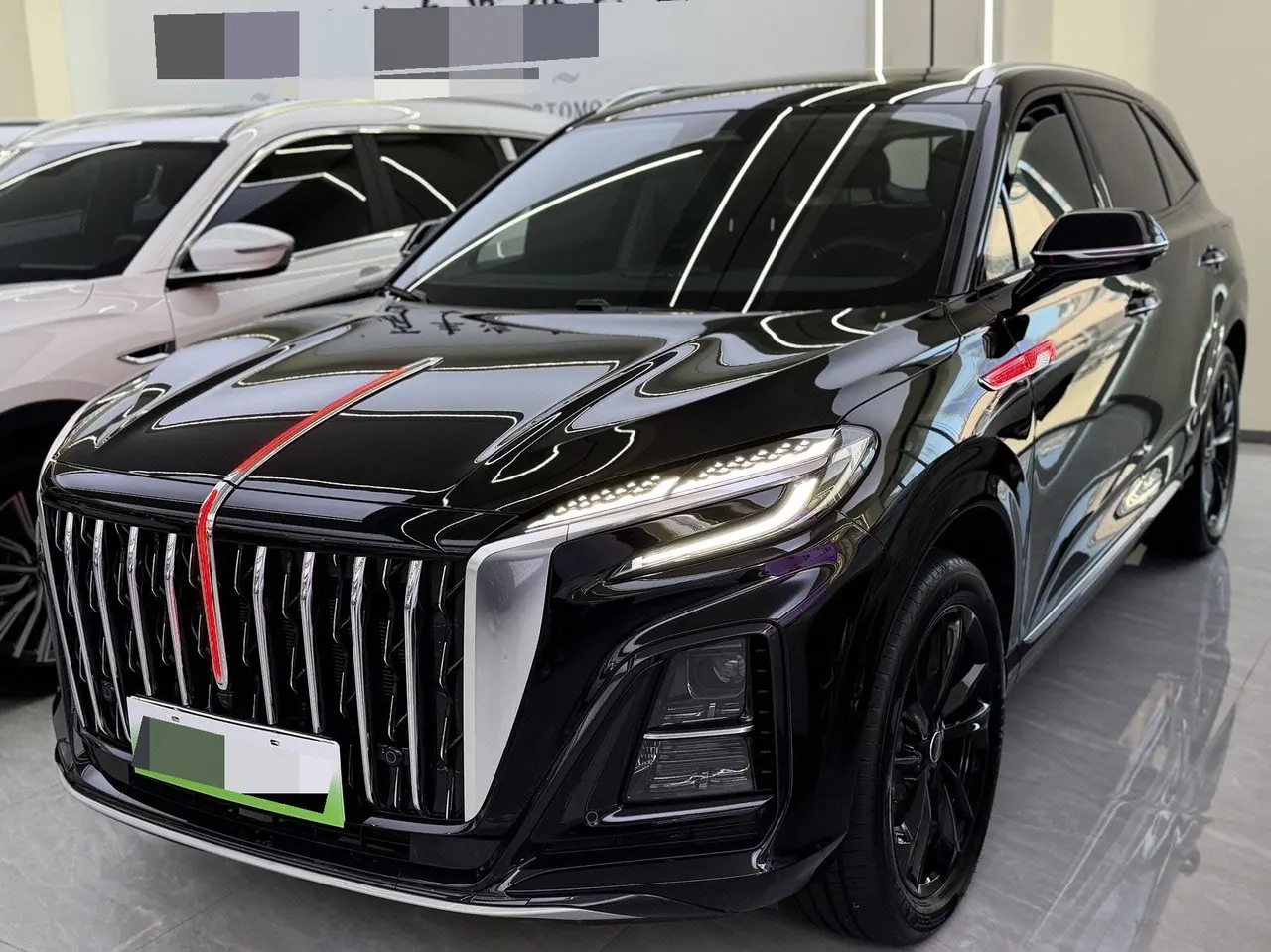 Открыть галерею: HongQi 2025 HS3 PHEV 1.5T 125km strength for 2 million commemorative automatic gear