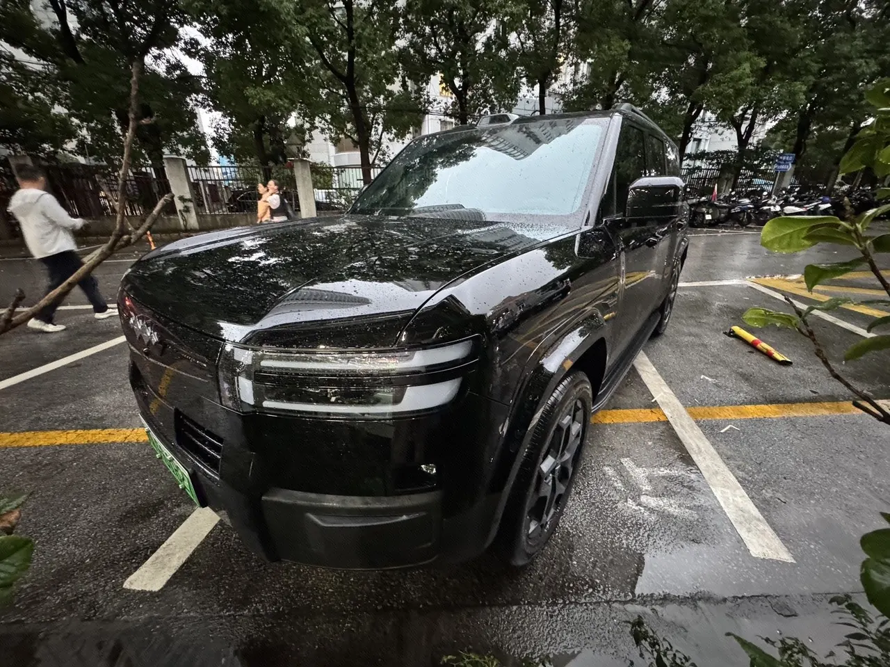 Открыть галерею: FangChengBao 2025 titanium 7 1.5T stepless 190KM four-wheel drive Ultra version of automatic gear