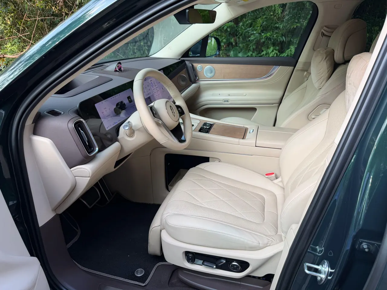 AITO 2024 AITO M9 extended range Ultra 52kWh automatic gear 2