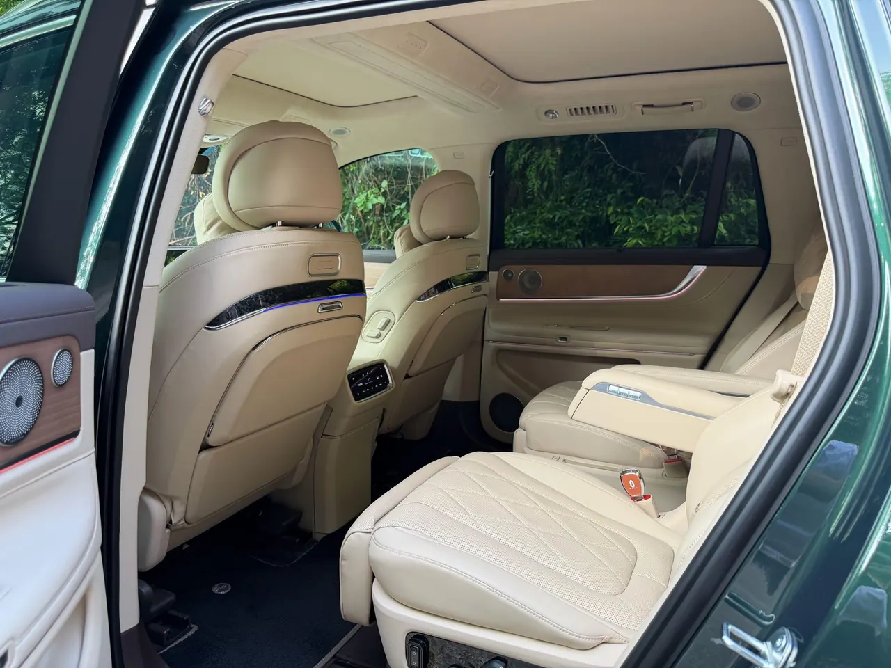 AITO 2024 AITO M9 extended range Ultra 52kWh automatic gear 3