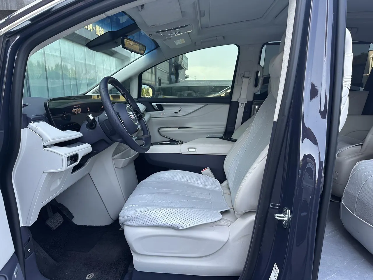 Buick 2026 GL8 Lu Zun PHEV 1.5T Luxury Edition Automatic Gear 8
