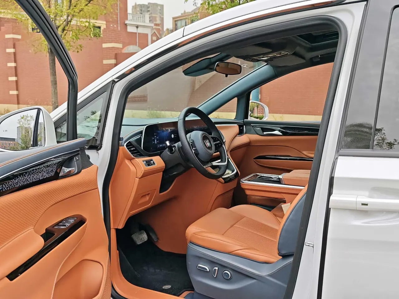 Buick 2025 GL8 Lu Shang 1.5T Smart Edition 7-seat Automatic Gear 5