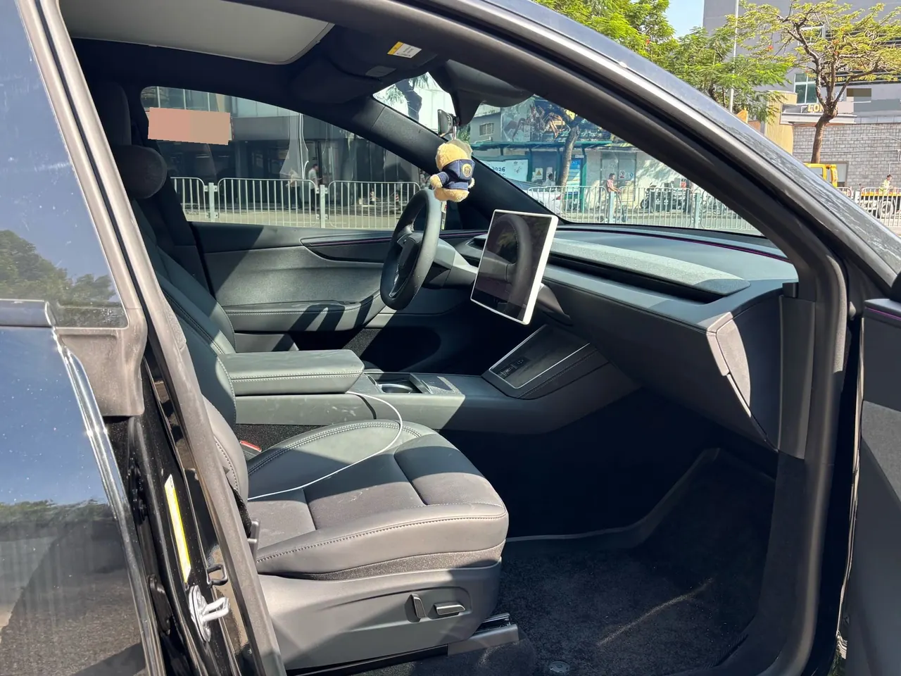 Tesla 2026 Model Y Rear-Wheel-Drive Automatic 5