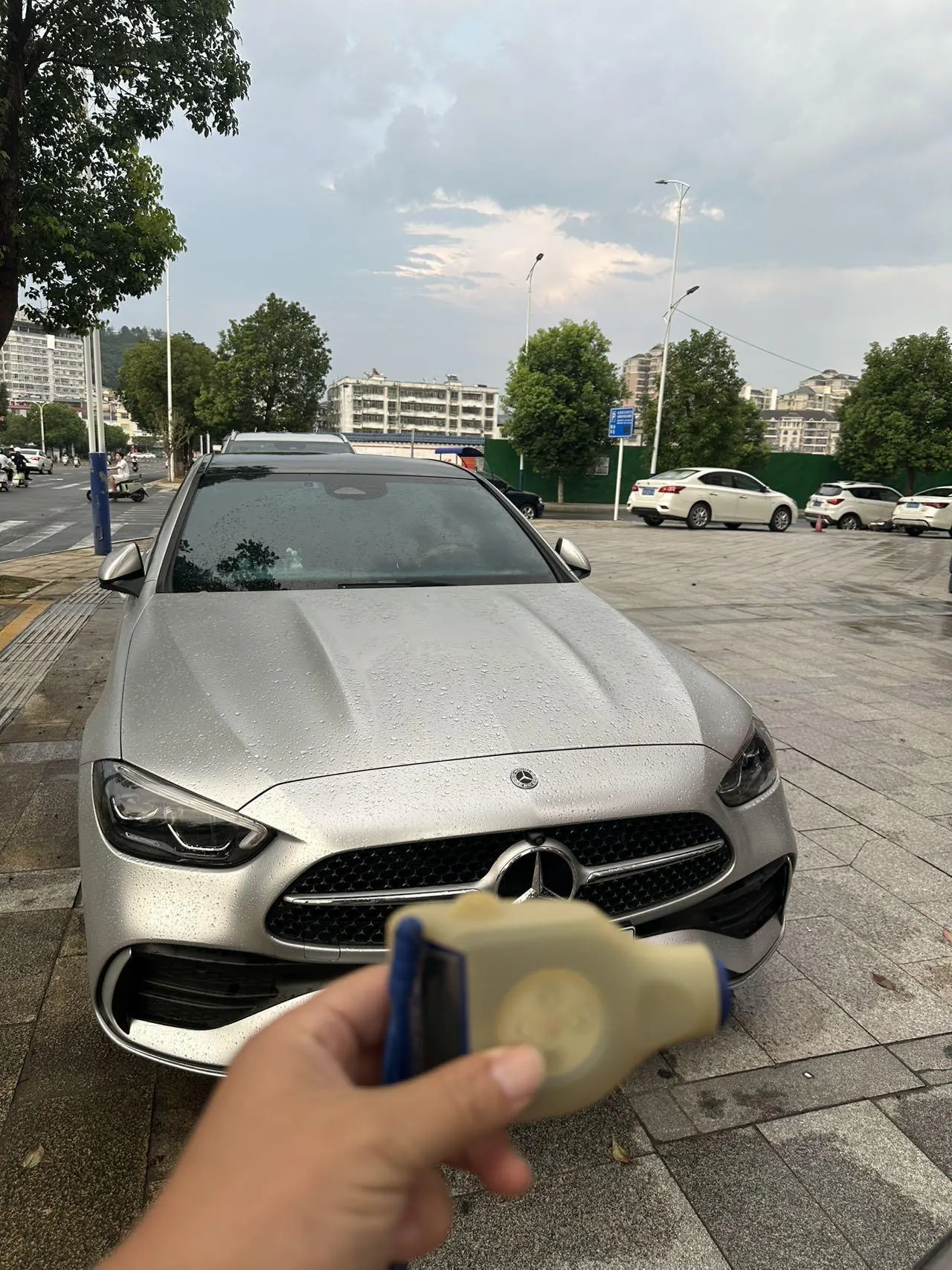Mercedes Benz Class C 2025 C 350 e L 2.0T Automatic 3