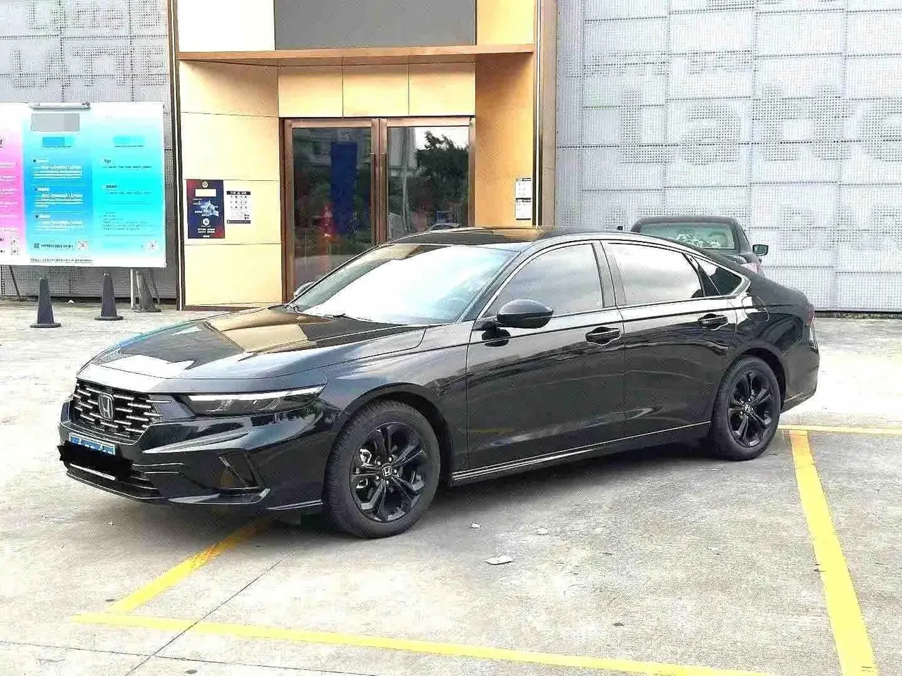 Honda 2025 11th Generation Accord 1.5T Stepless 260TURBO Sports Series Deluxe Automatic Gear 2