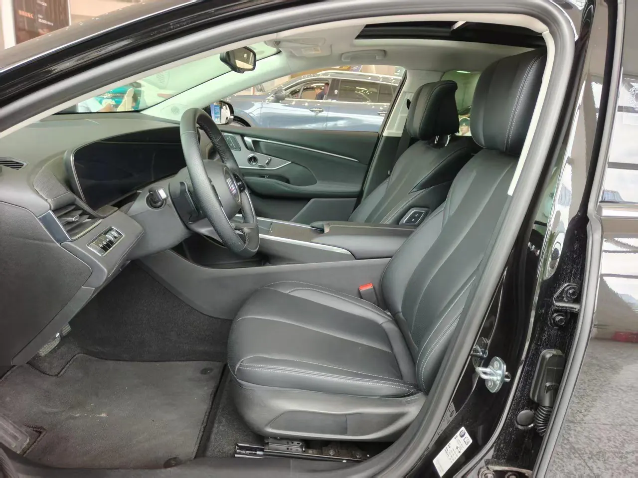 Buick 2025 LaCrosse 2.0T 28T Platinum Edition, automatic transmission 3