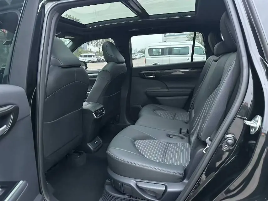 Toyota 2022 Crown Land Release 2.5 Stepless Four-wheel Drive Deluxe Edition Automatic Gear 6