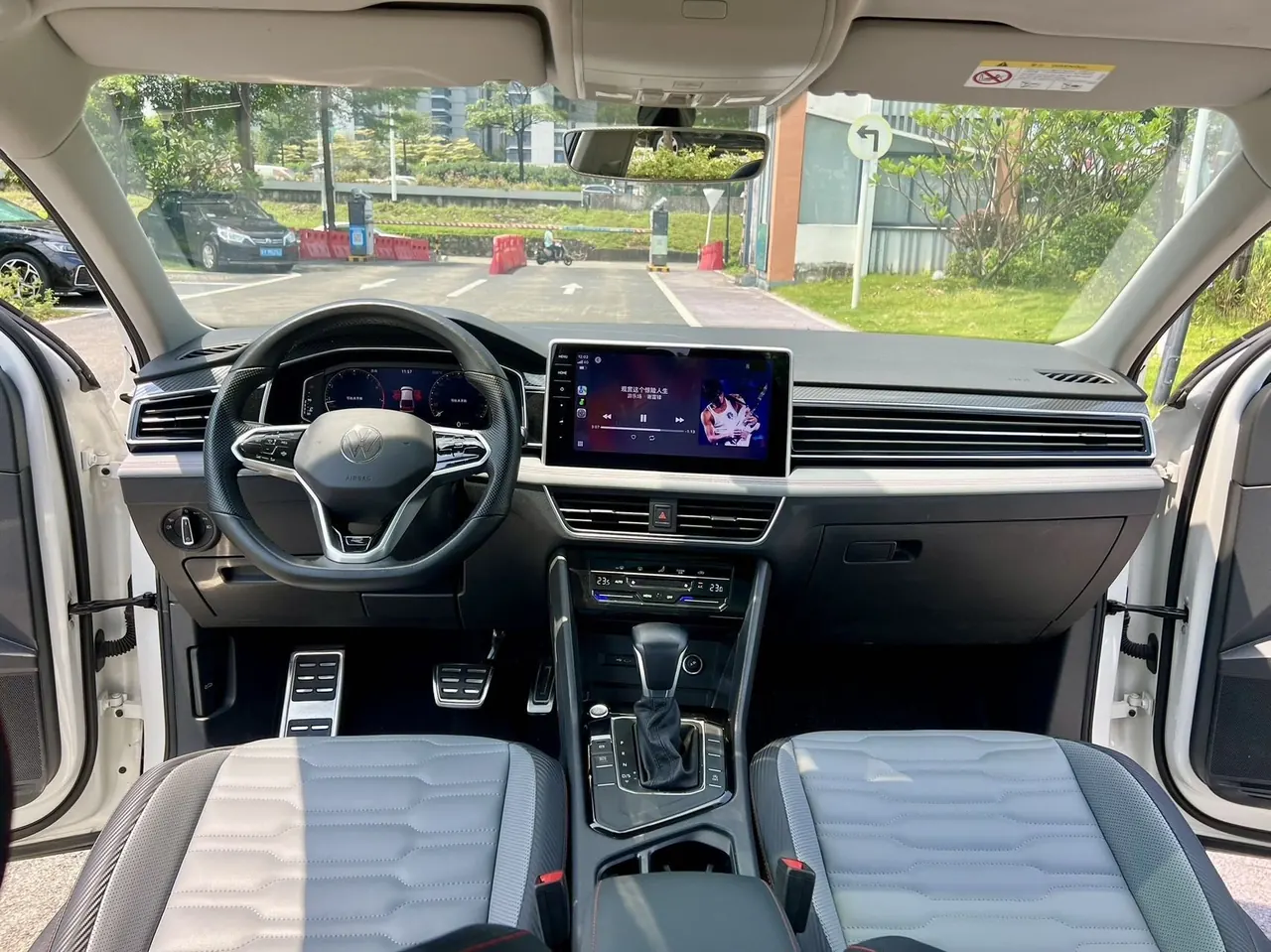 Volkswagen 2022 Tiguan X 2.0TSI 330TSI Two-Drive Overdrive Automatic Gear 13
