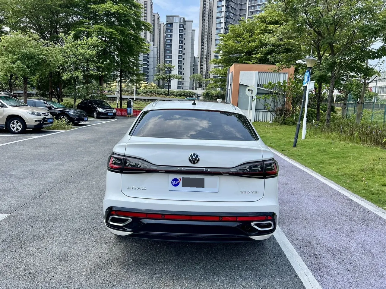 Volkswagen 2022 Tiguan X 2.0TSI 330TSI Two-Drive Overdrive Automatic Gear 18