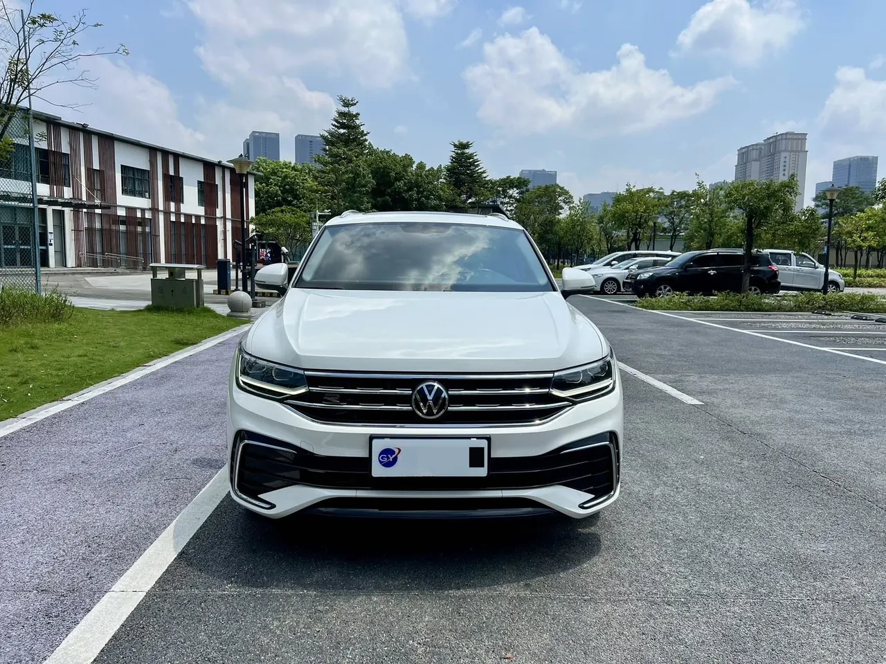 Volkswagen 2022 Tiguan X 2.0TSI 330TSI Two-Drive Overdrive Automatic Gear 2