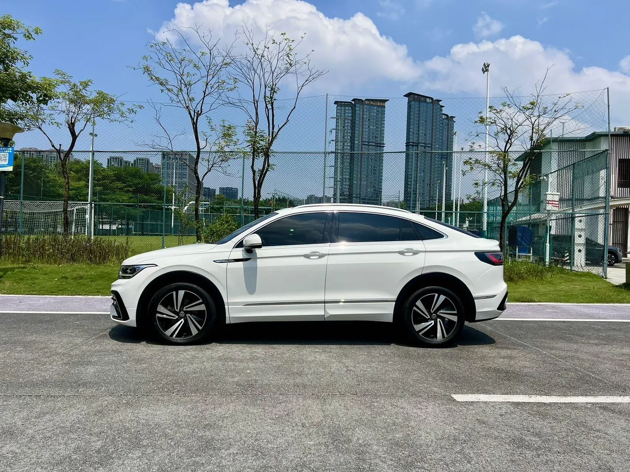 Volkswagen 2022 Tiguan X 2.0TSI 330TSI Two-Drive Overdrive Automatic Gear 4