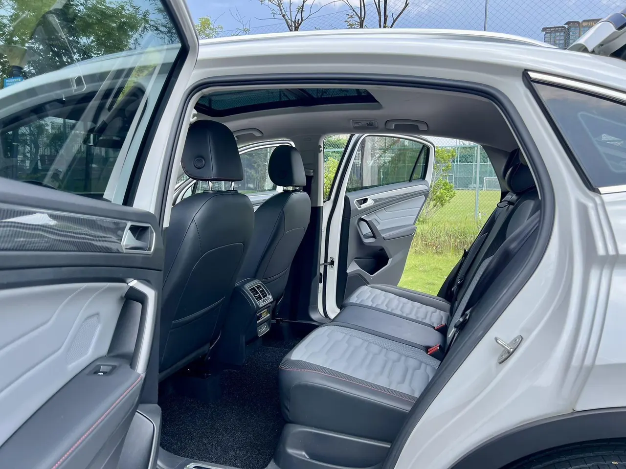 Volkswagen 2022 Tiguan X 2.0TSI 330TSI Two-Drive Overdrive Automatic Gear 7