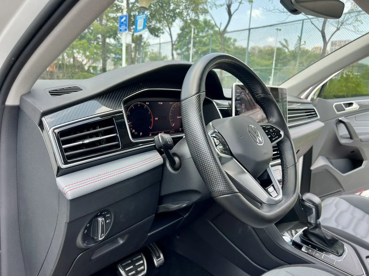 Volkswagen 2022 Tiguan X 2.0TSI 330TSI Two-Drive Overdrive Automatic Gear 8