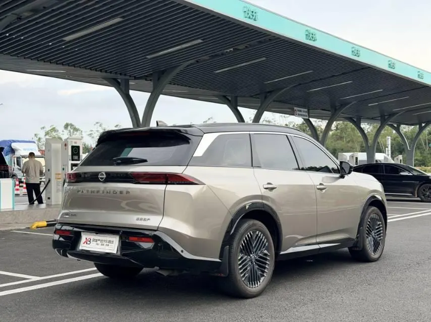 Nissan 2024 Land Exploration 2.0T 380VC-TURBO Four-wheel Drive Intelligent Driving Edition 7-seat Automatic Gear 2