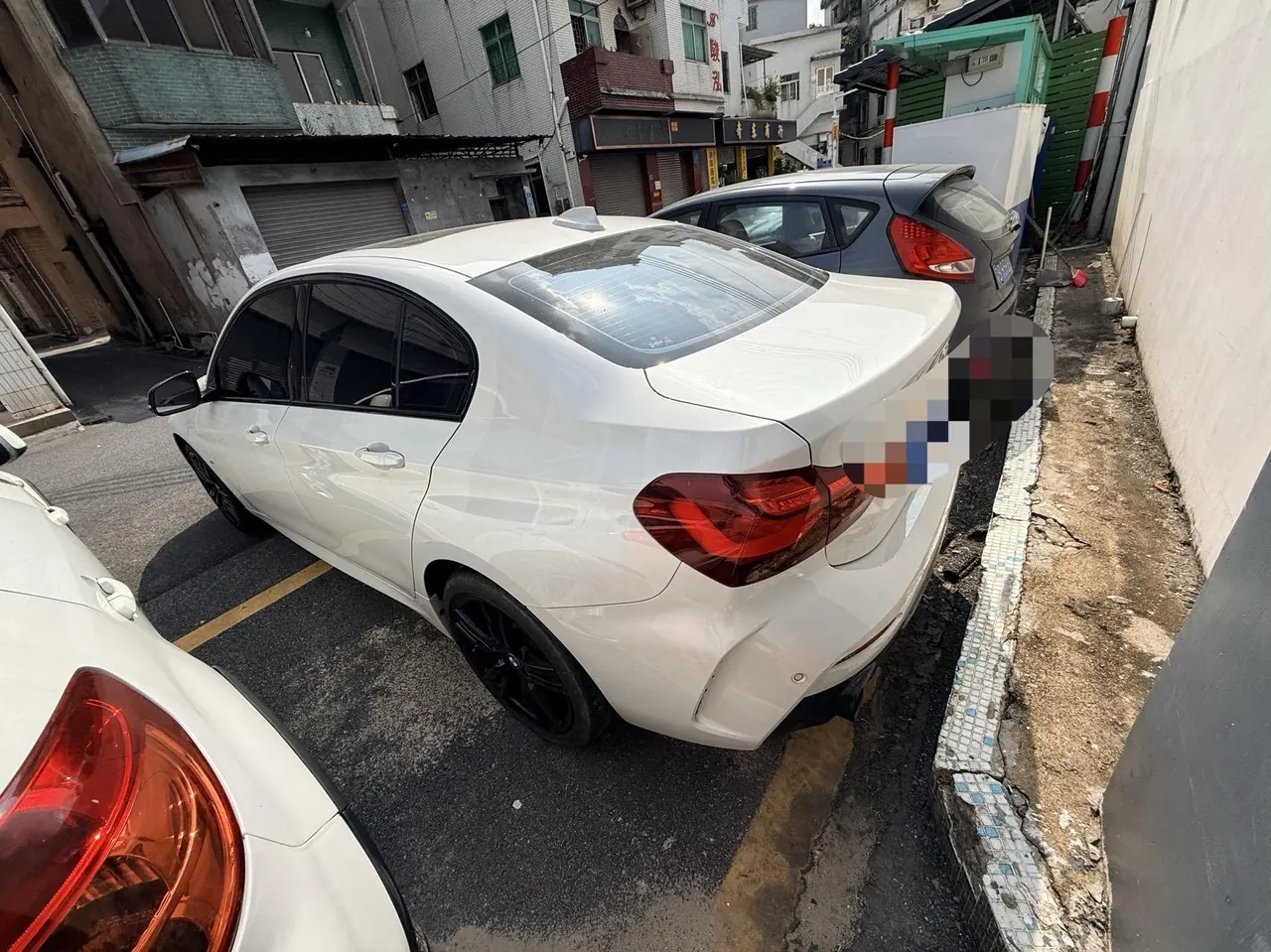 BMW 1 Series 2023 125i 2.0T M Sports Obsidian Night Edition Automatic Gear 5