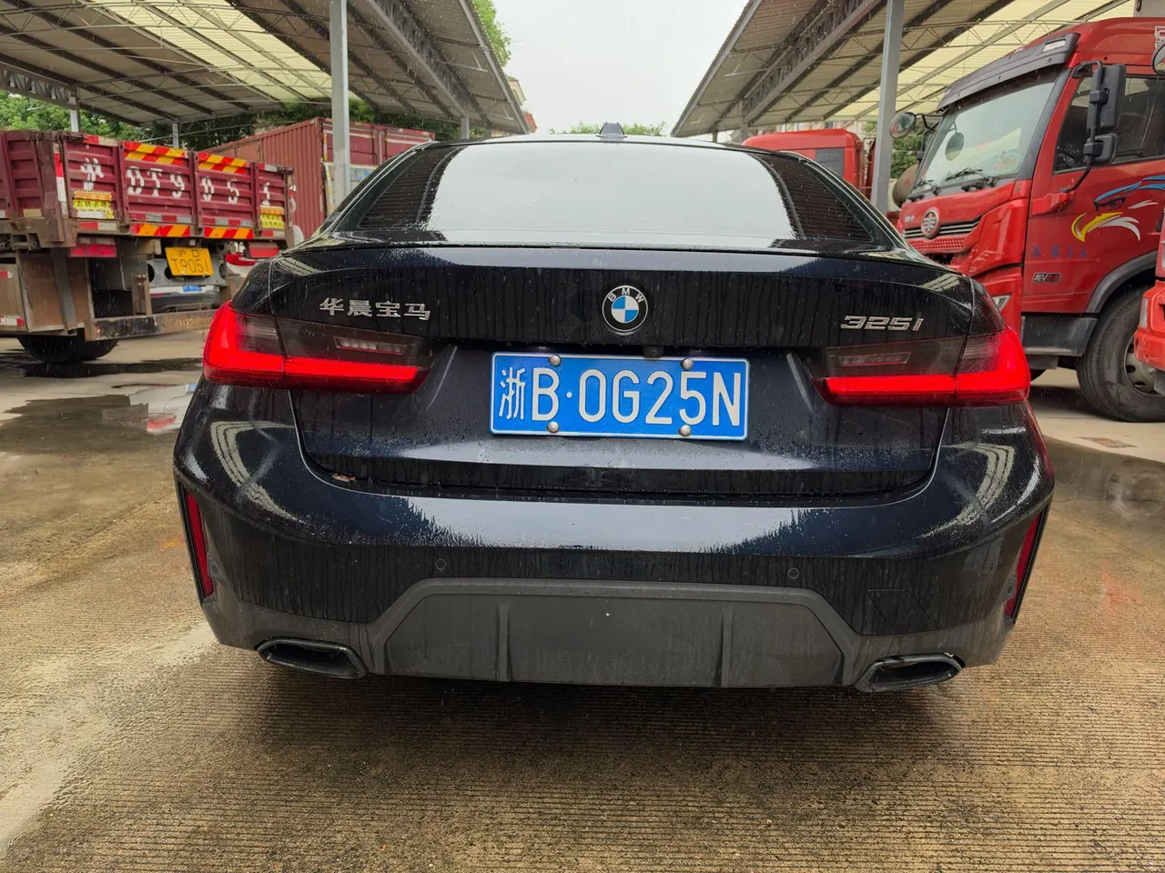BMW 3 Series 2024 325i 2.0T M Sports Obsidian Night Suit Automatic Gear 5