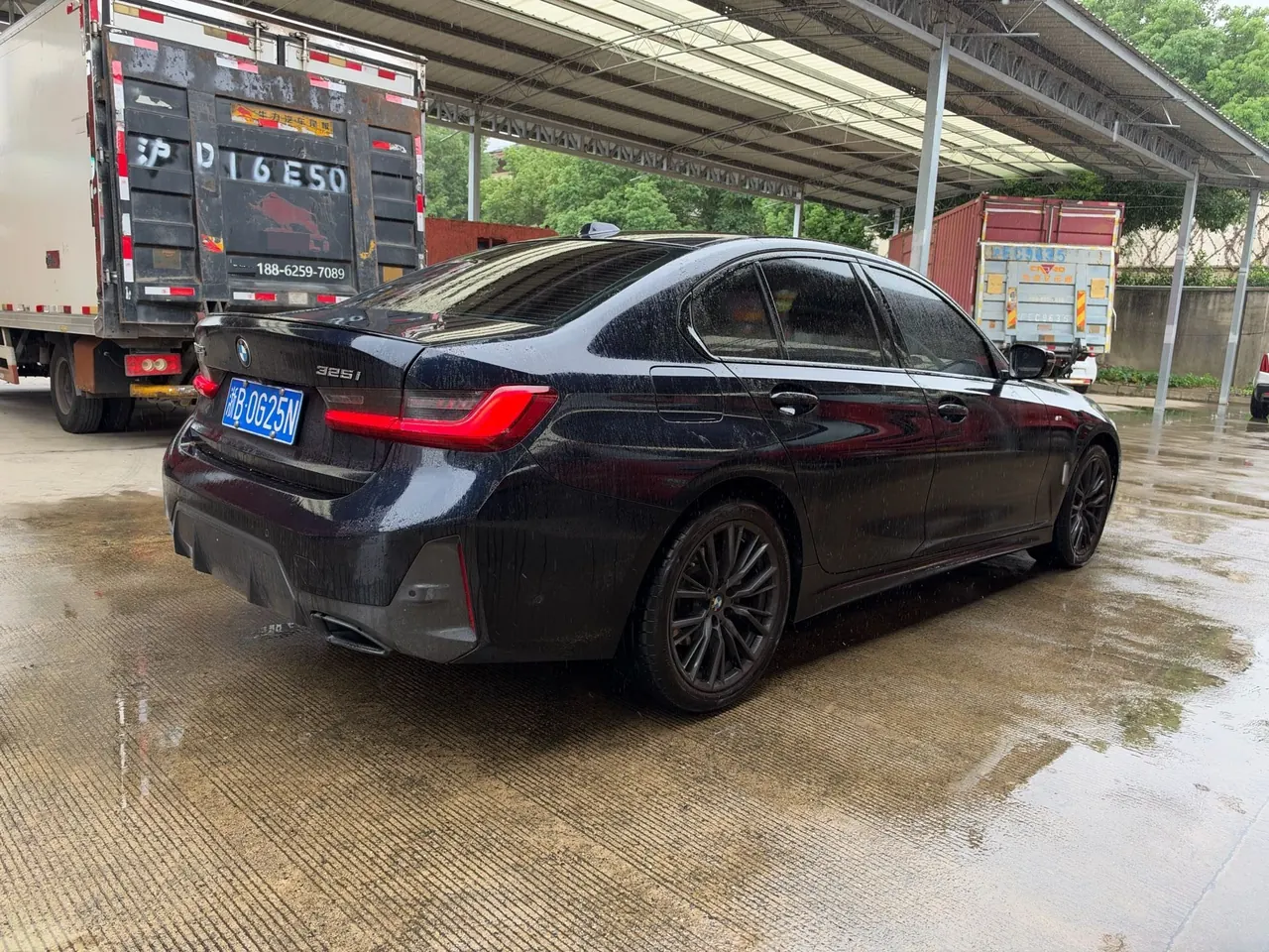BMW 3 Series 2024 325i 2.0T M Sports Obsidian Night Suit Automatic Gear 6