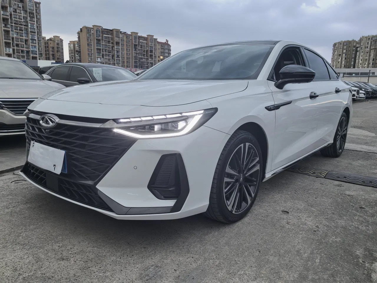 Open image lightbox: Chery 2025 Erez 8 2.0T automatic gear
