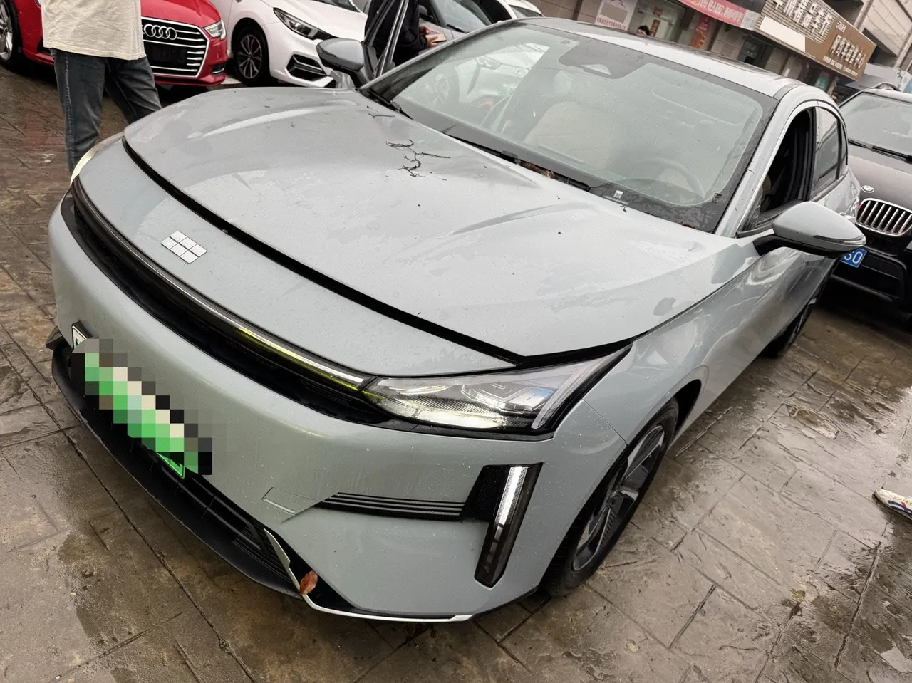 Open image lightbox: Geely Galaxy 2024 L6 1.5T Longteng Edition 125km PLUS Automatic Gear