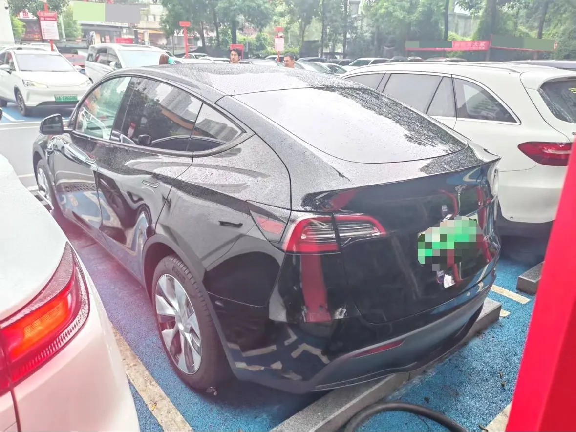 Tesla 2022 Model Y rear-wheel drive version (facelift) automatic gear 2