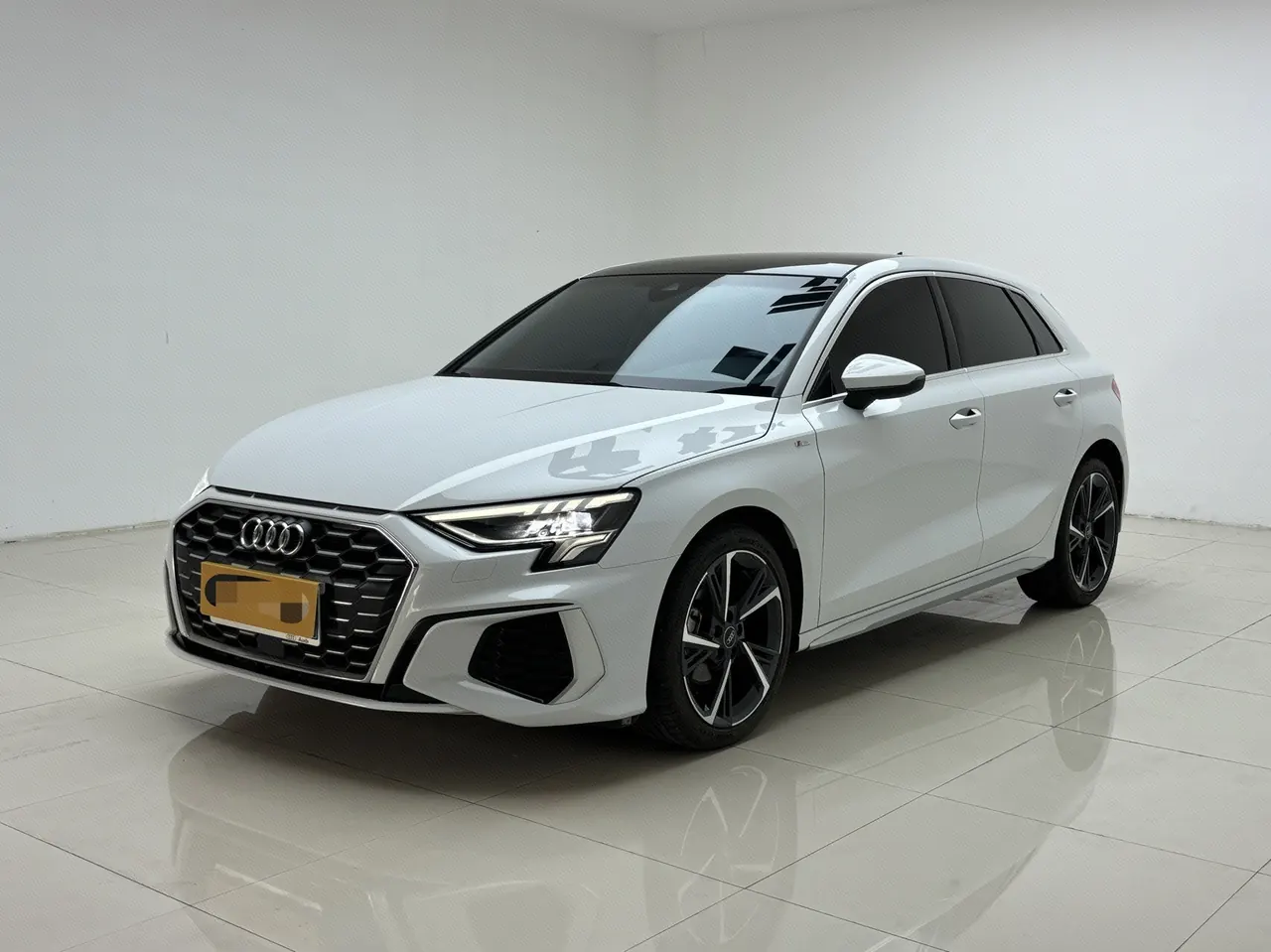 Открыть галерею: Audi 2022 A3 Sportback 1.4TFSI 35TFSI Fashion Sports Automatic