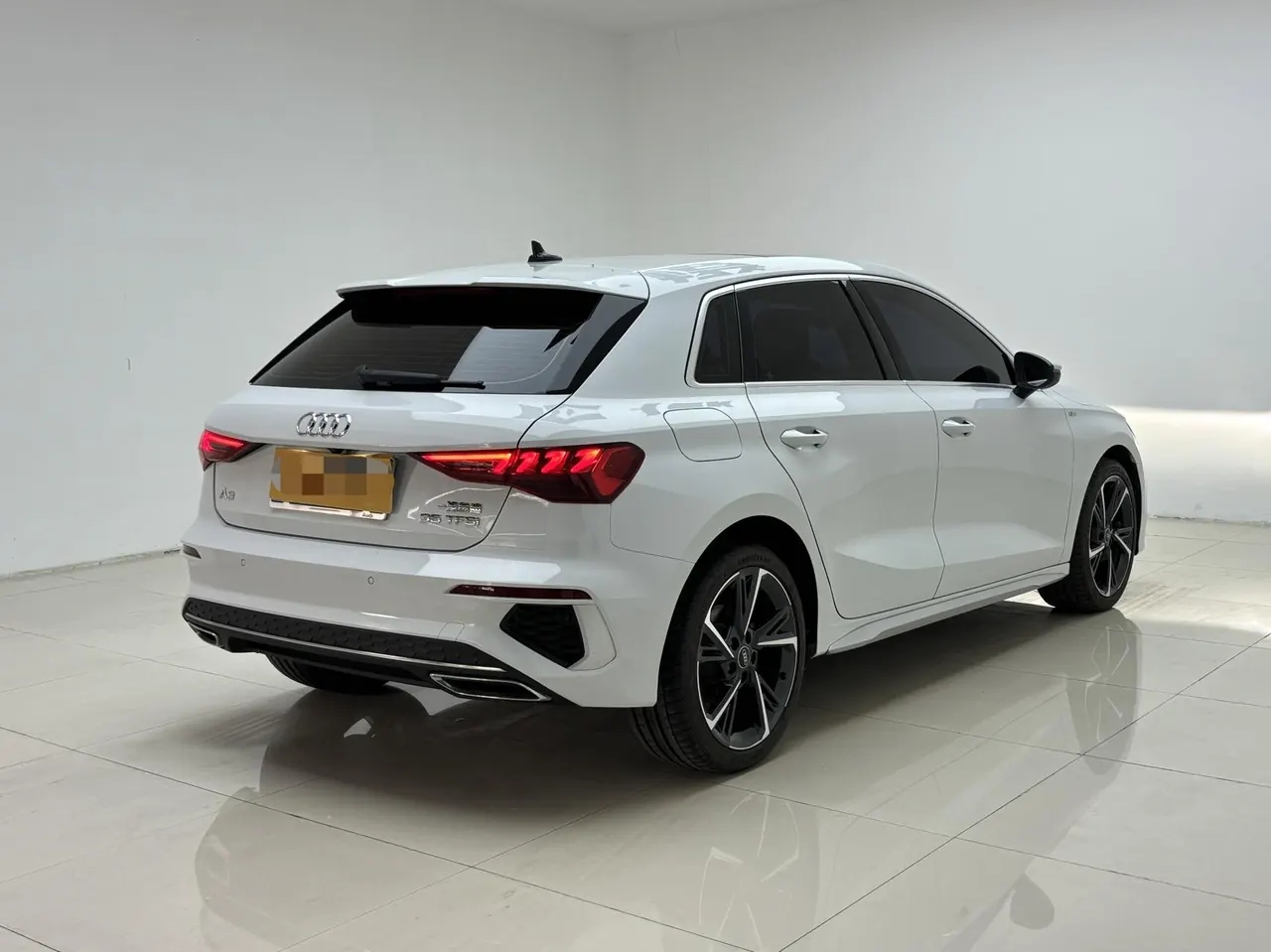 Audi 2022 A3 Sportback 1.4TFSI 35TFSI Fashion Sports Automatic 3