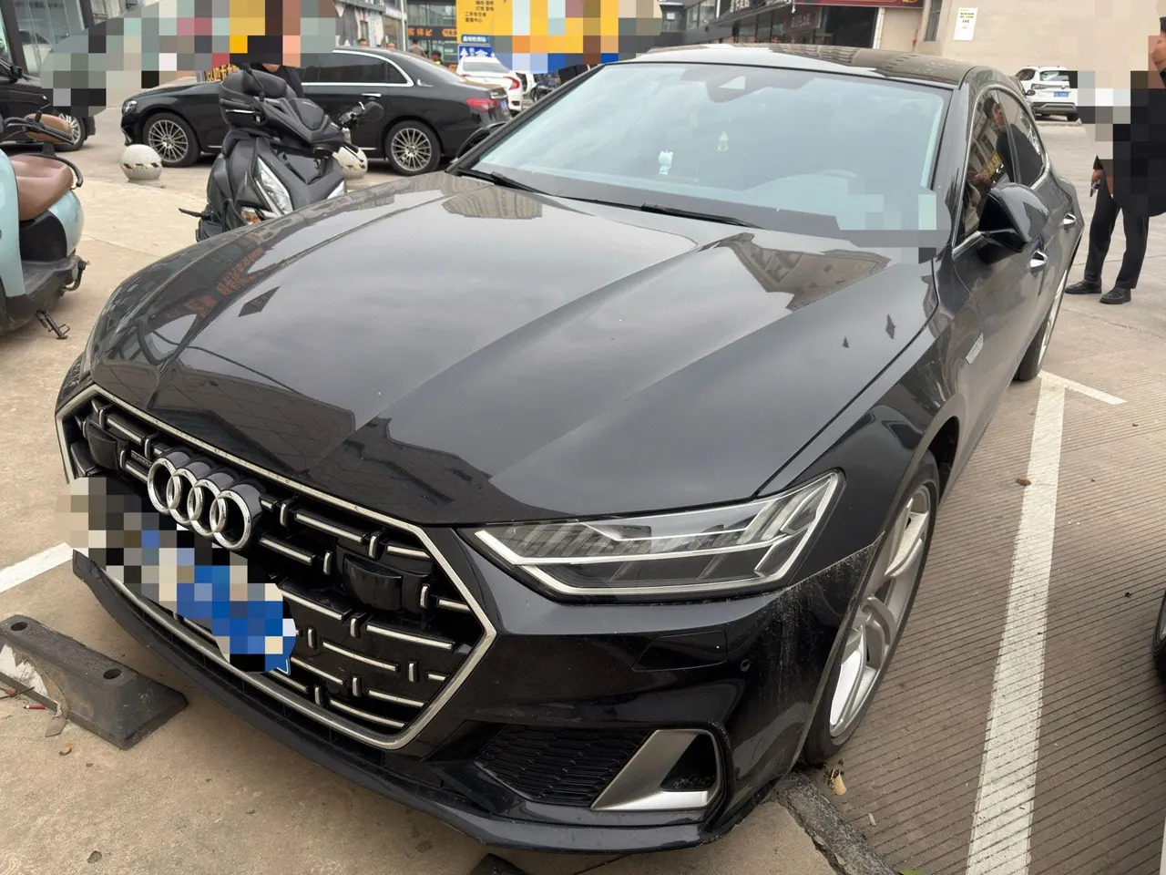 Открыть галерею: Audi 2024 A7L 2.0TFSI 45TFSI Quattro S-line see remote crystal flow set automatic gear