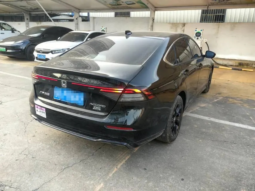 Honda 2025 11th Generation Accord 1.5T Stepless 260TURBO Comfort Edition Automatic Gear 3