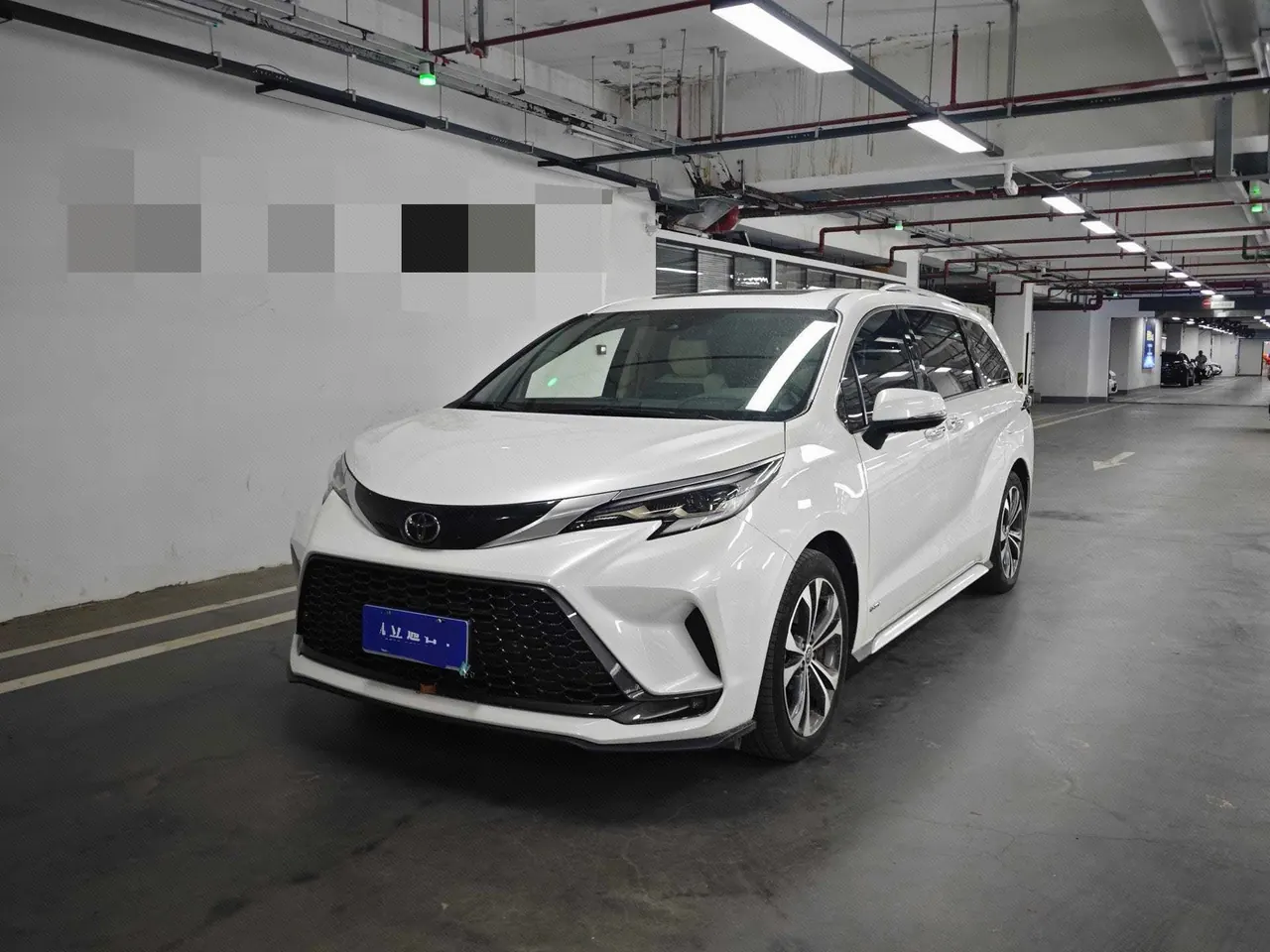 Открыть галерею: Toyota 2024 Grevia HYBRID 2.5 Stepless Zunjue ULTRA Edition Automatic Gear