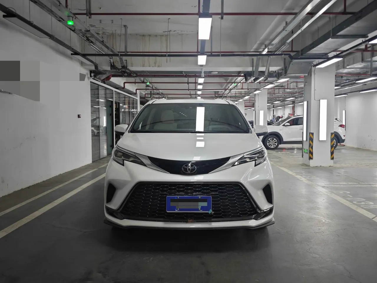 Toyota 2024 Grevia HYBRID 2.5 Stepless Zunjue ULTRA Edition Automatic Gear 2