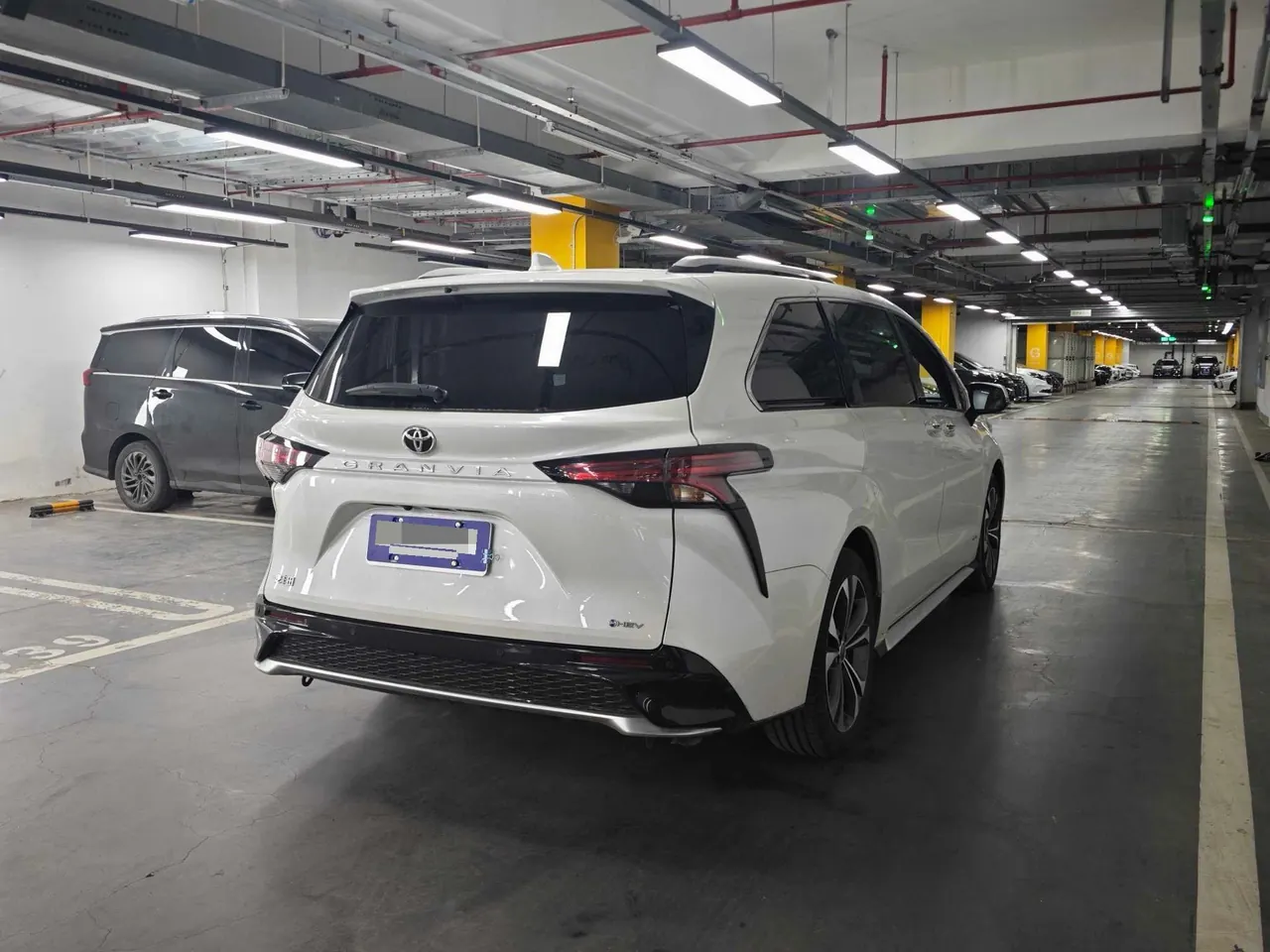 Toyota 2024 Grevia HYBRID 2.5 Stepless Zunjue ULTRA Edition Automatic Gear 4