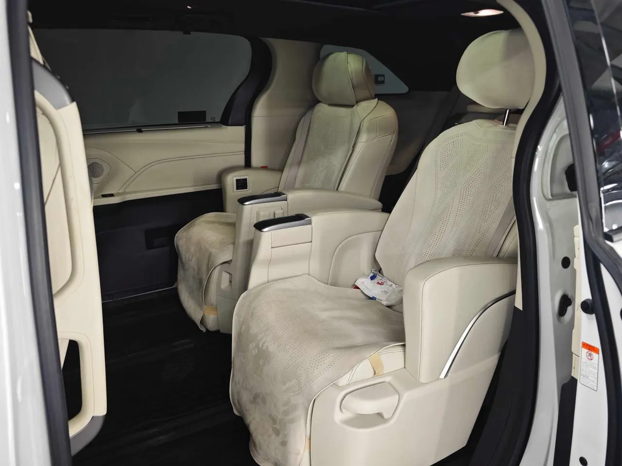 Toyota 2024 Grevia HYBRID 2.5 Stepless Zunjue ULTRA Edition Automatic Gear 6