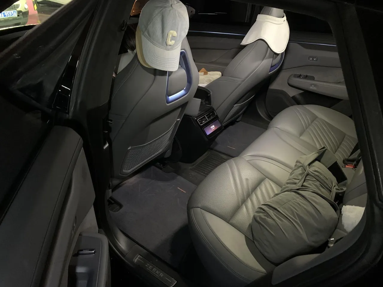 Zeekr 2024 Zeekr 001 WE Edition 95kWh Four-wheel Drive Automatic 4