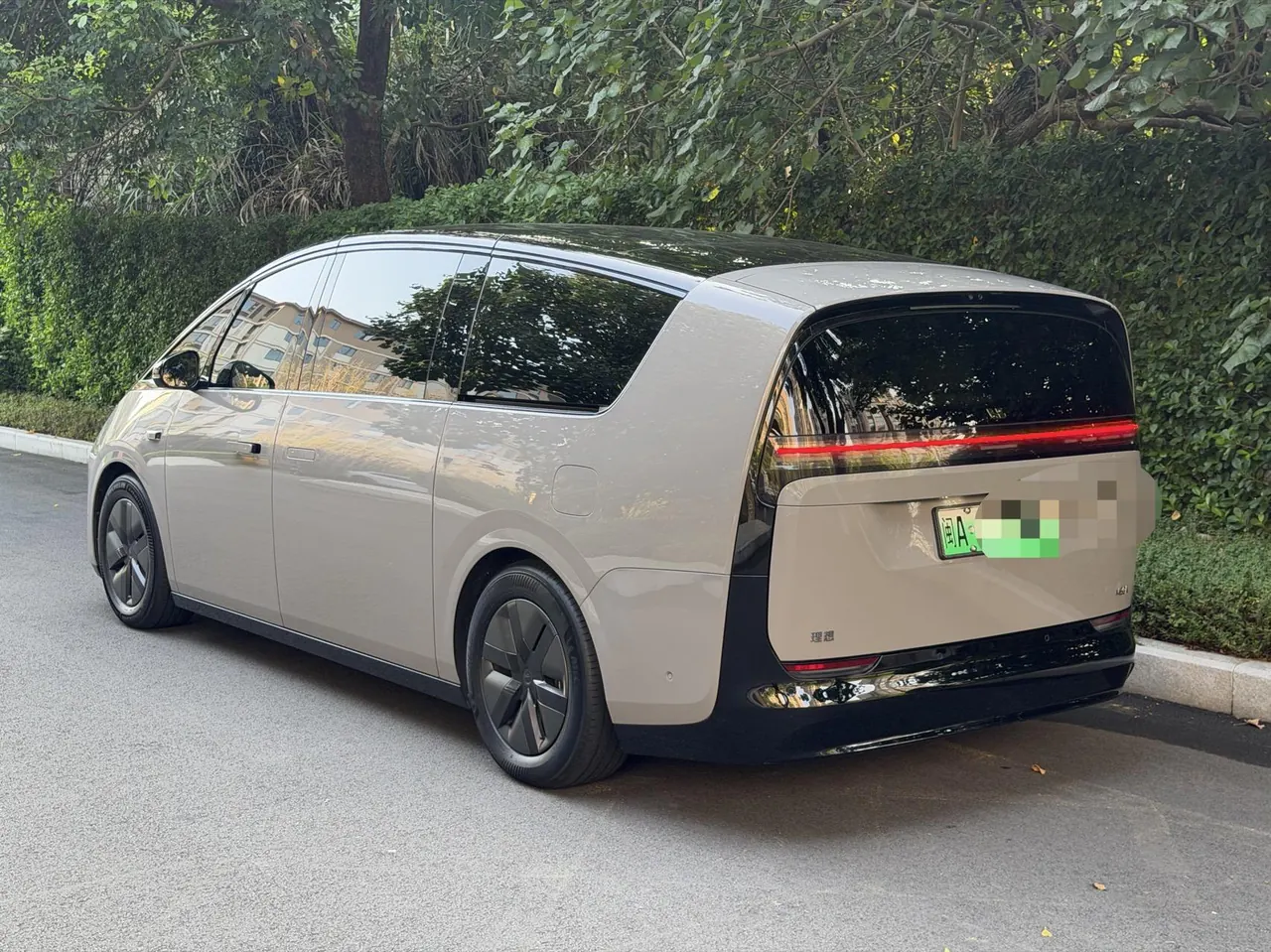 Li 2024 MEGA Ultra Automatic 4