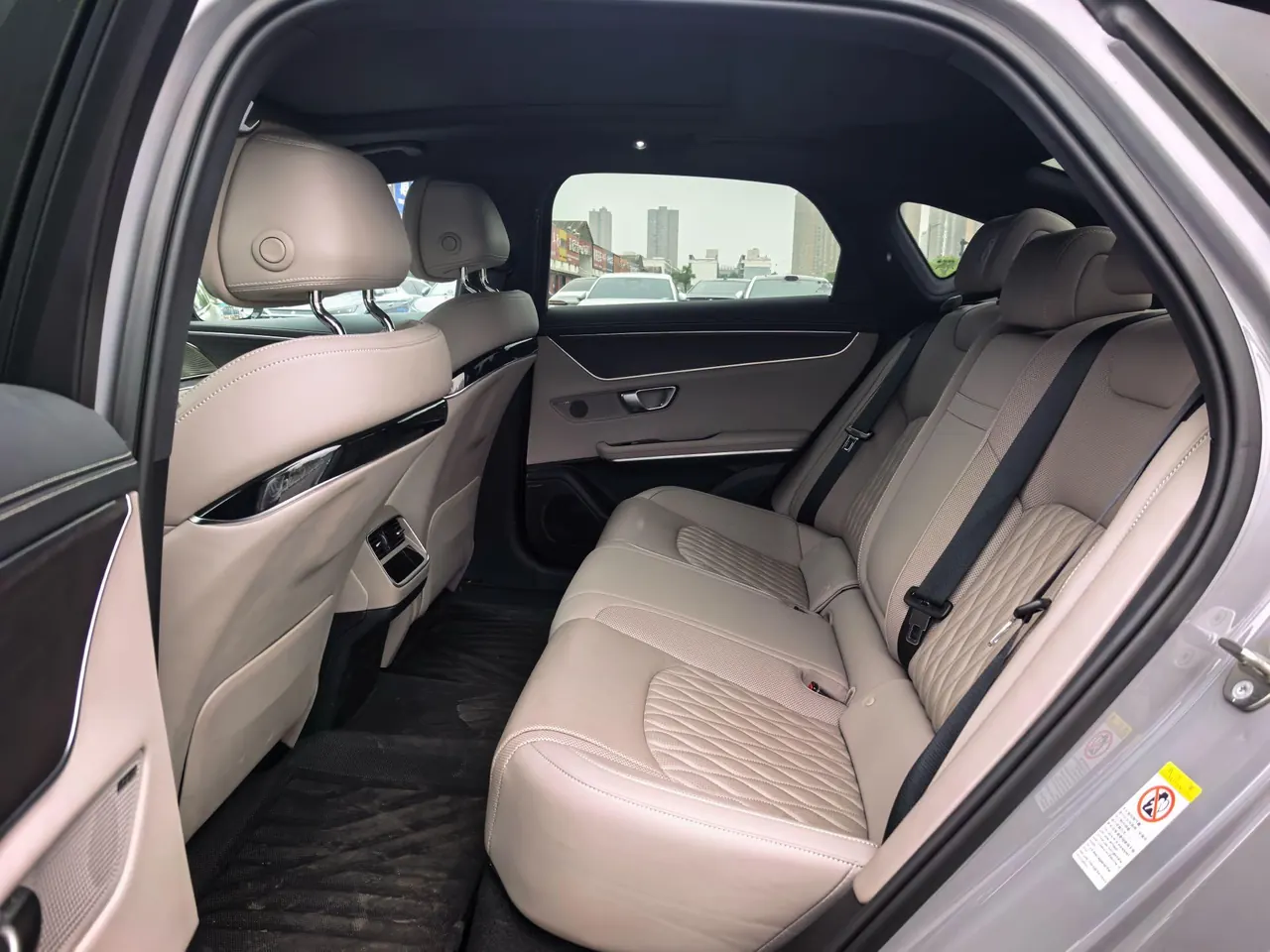 BYD 2025 Han DM-i 1.5T stepless smart driving version 125KM laser Radar flagship automatic gear 2