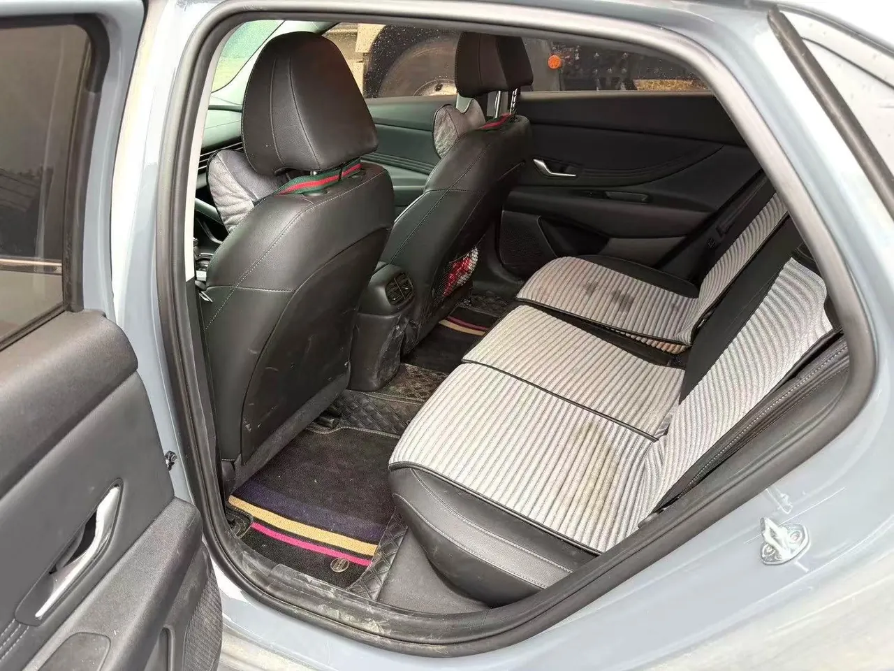 Hyundai 2023 Elantra -3-compartment 1.5 stepless LUX premium automatic gear 3