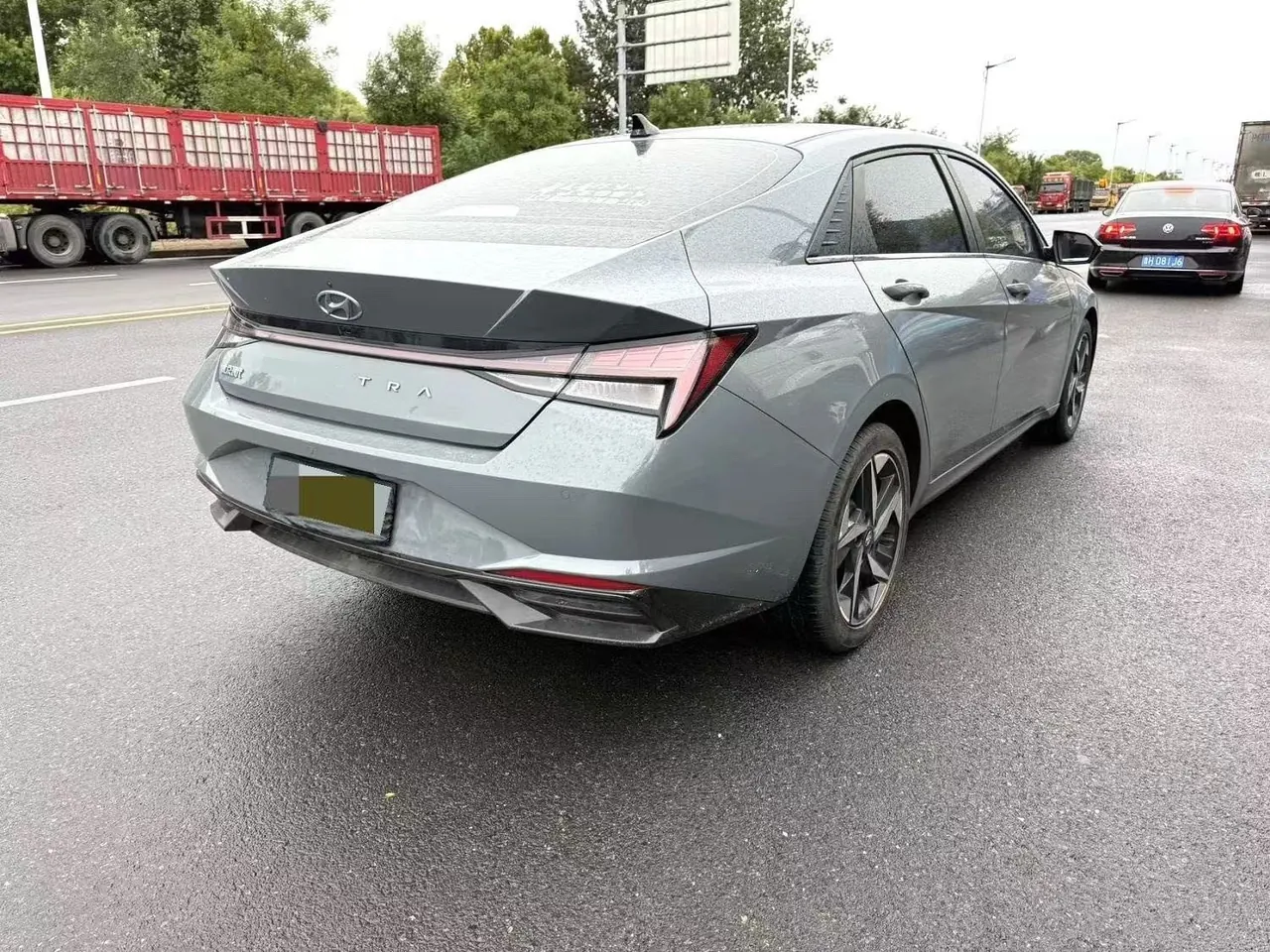 Hyundai 2023 Elantra -3-compartment 1.5 stepless LUX premium automatic gear 4