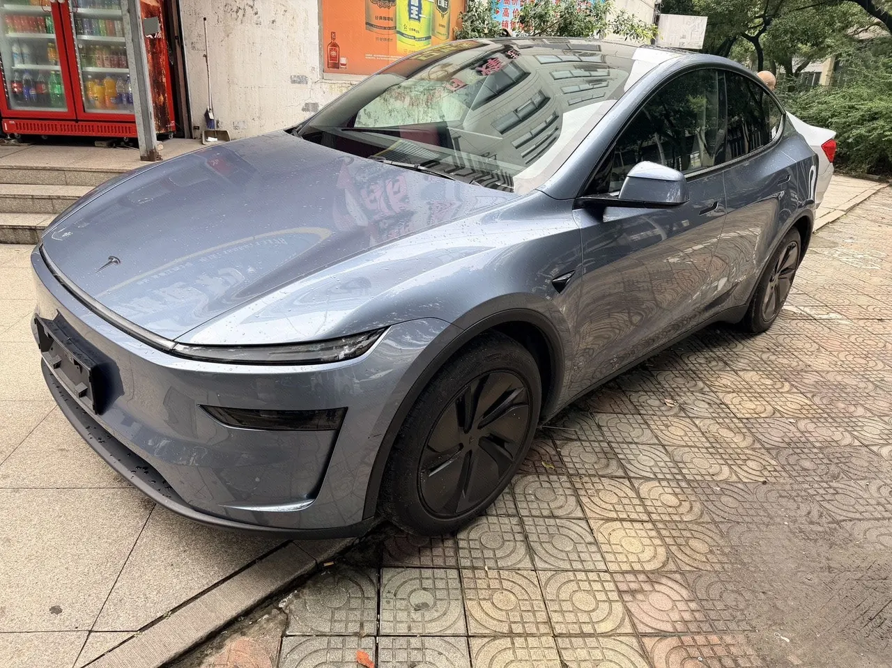 Открыть галерею: Tesla 2025 Model Y rear-wheel drive version automatic transmission