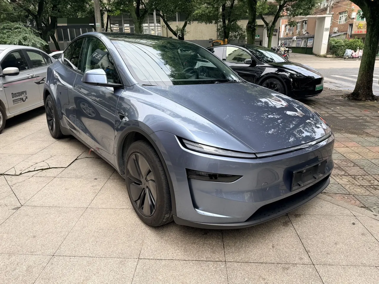 Tesla 2025 Model Y rear-wheel drive version automatic transmission 2