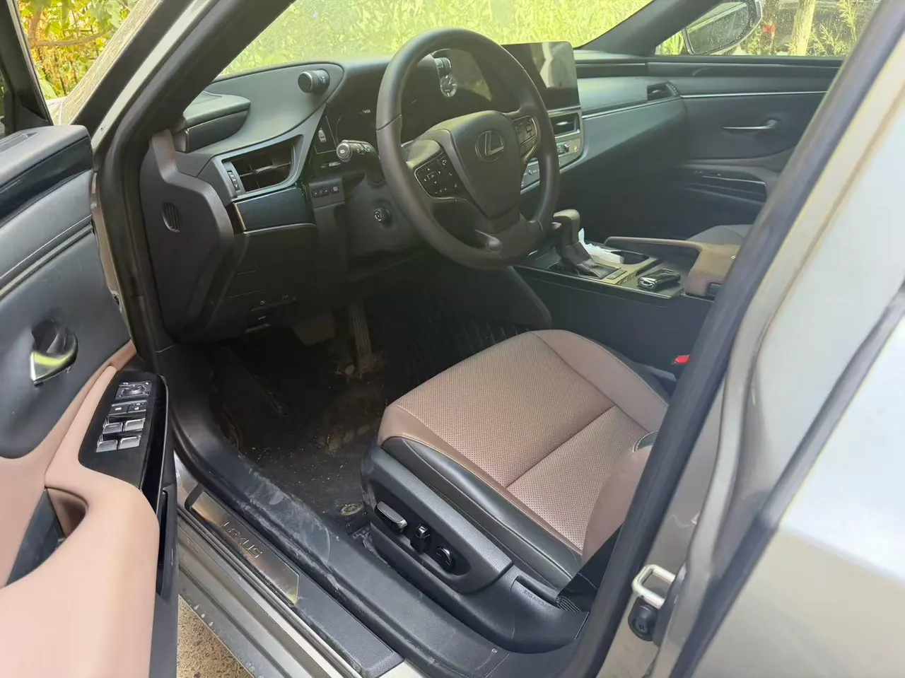 Lexus ES (Imported) 2023 ES260 2.5 Excellence Automatic Gear 3