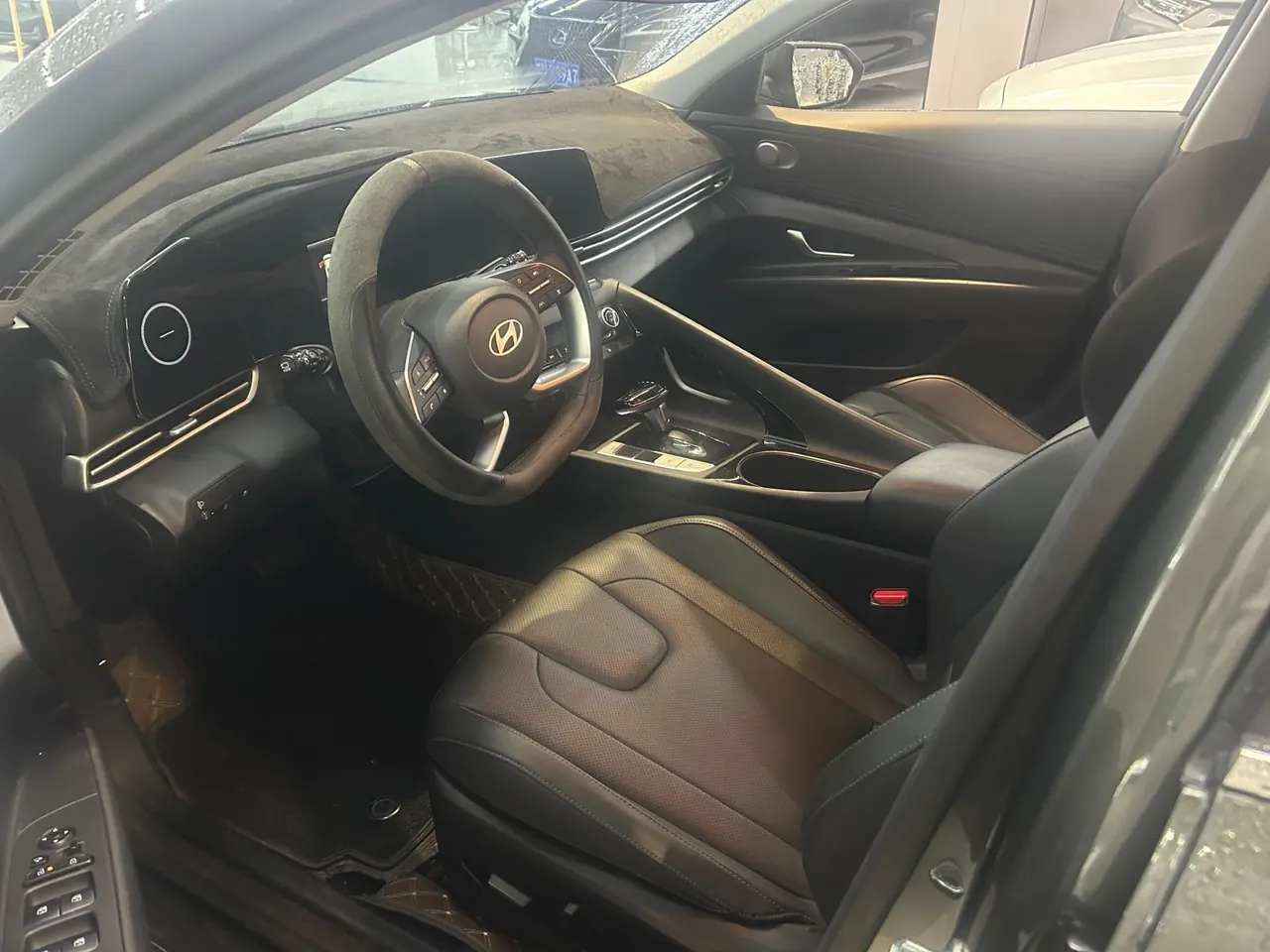 Hyundai 2023 Elantra -3-compartment 1.5 stepless LUX premium automatic gear 2
