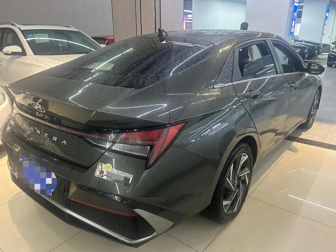 Hyundai 2023 Elantra -3-compartment 1.5 stepless LUX premium automatic gear 6