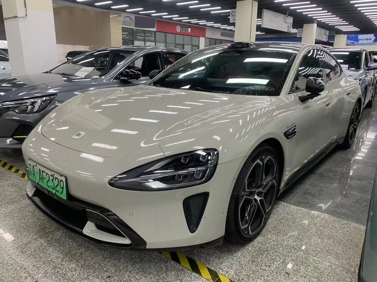 Открыть галерею: MI 2024 SU 7 750km Four-wheel Drive Max Founding Edition Automatic Gear