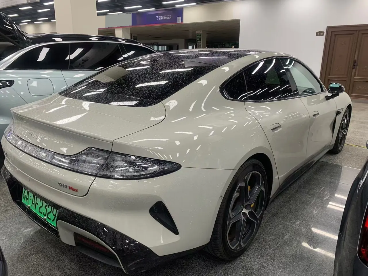 MI 2024 SU 7 750km Four-wheel Drive Max Founding Edition Automatic Gear 2